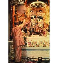 Srila Prabhupada Offers Aroti to Krishna Balaram