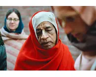 Srila Prabhupada wearing Red Chaddar