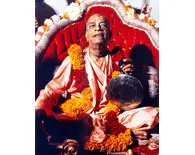 Srila Prabhupada at New Dwaraka, Playing Gong