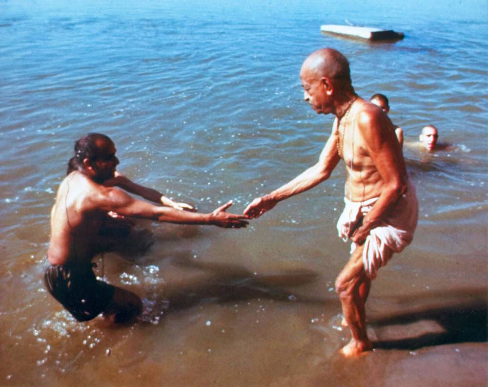 Srila Prabhupada Bathing in Ganges
