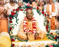 Srila Prabhupada in Detroit, On Vyasasana with Devotees