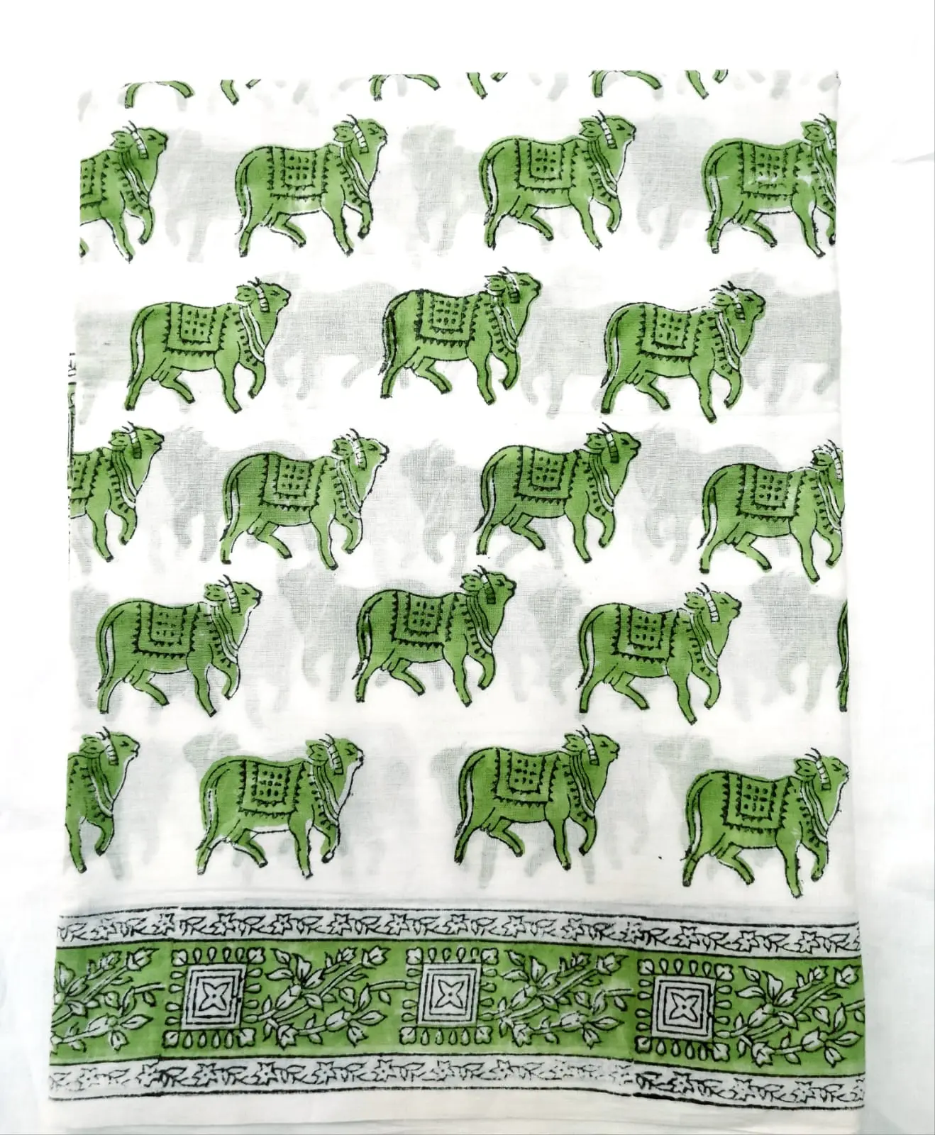 Saloni Sari -- Fine Jute-Cotton, Printed pattern on color background