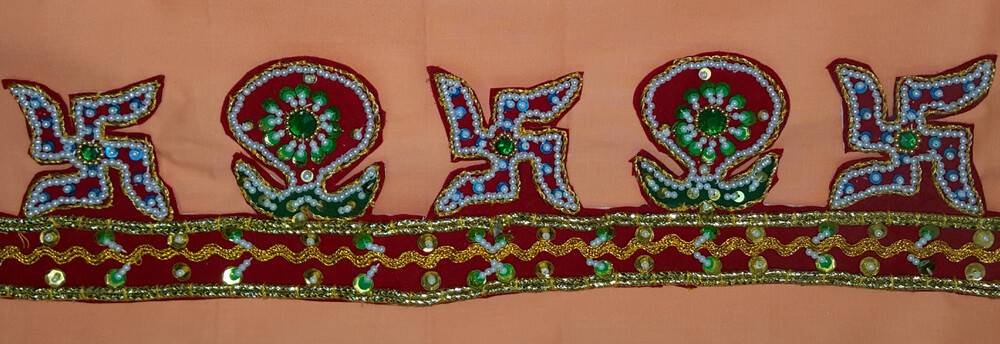 Traditional Vedic Gate Decoration with Beads (36\"x4\")