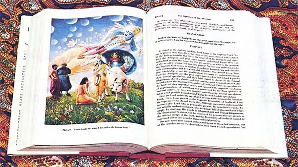 Bhagavad Gita As It Is with Bonus DVD