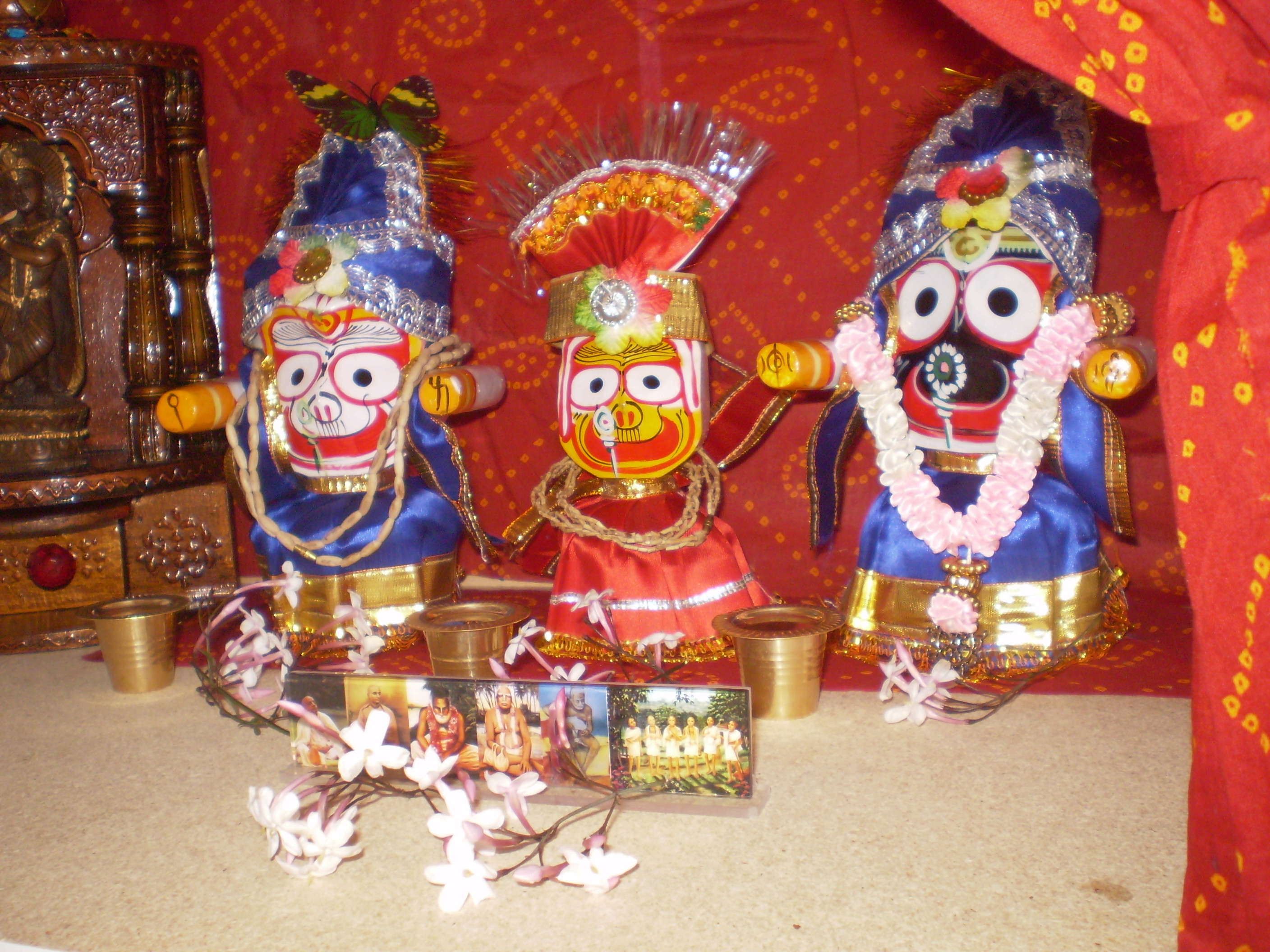 Jagannatha Deity w Clothes